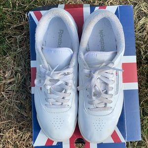 All white Reebok Sneaker